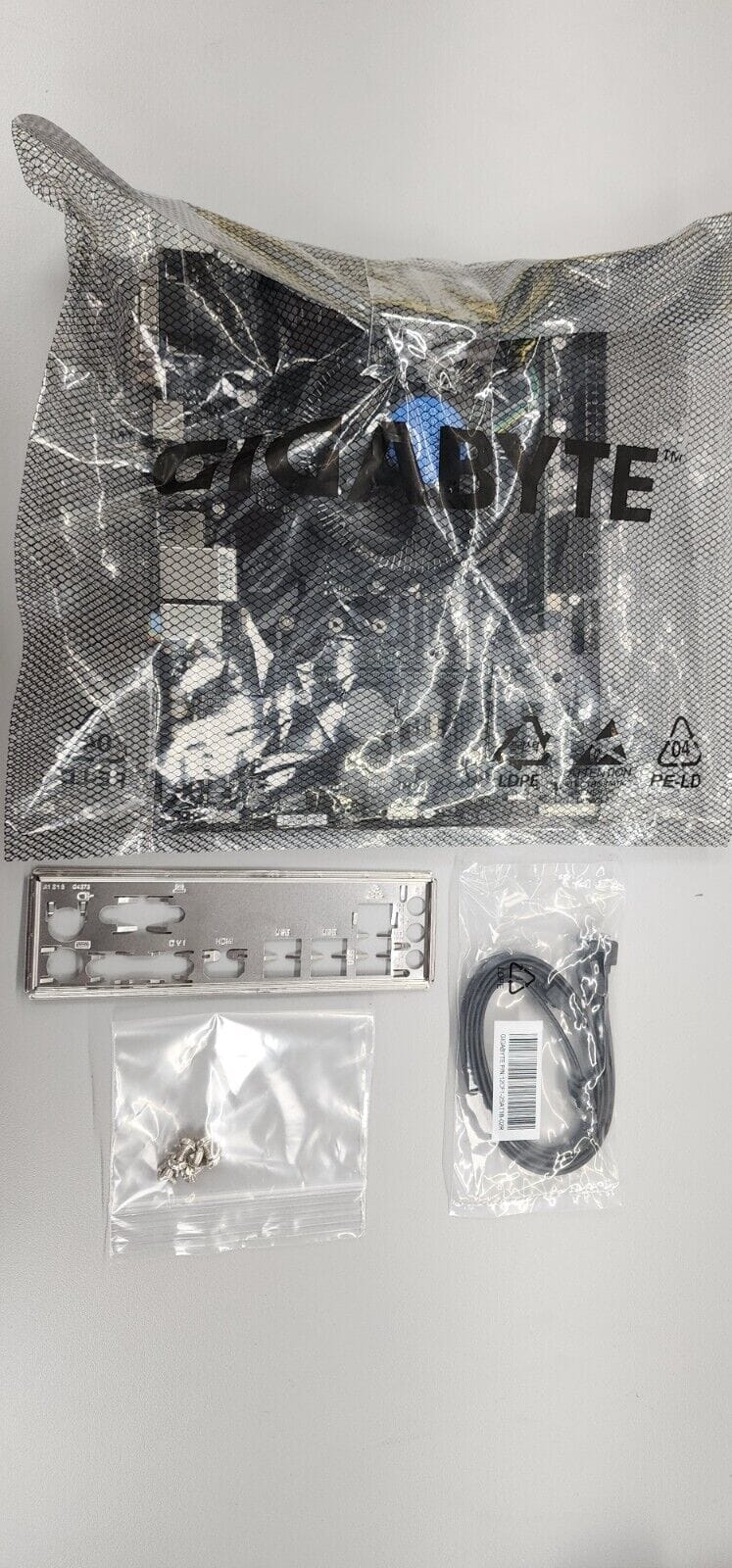 Gigabyte M-ATX motherboard with Intel Core i3 8100 CPU and 8GB DDR4 RAM- USED Motherboard Gigabyte